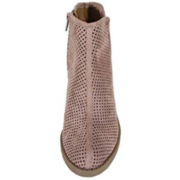 Last 7 💕 Block Open V Cut Bootie Suede Crochet - Picture 3 of 5